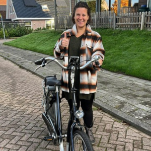 Stichting-barmhartige-fiets-aflevering-fiets-lage-instap-homepage